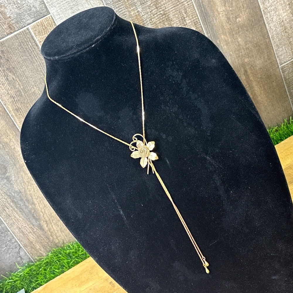 Vintage Gold Tone Rose Flower Necklace Dimensional Floral Leaf Retro Jewelry